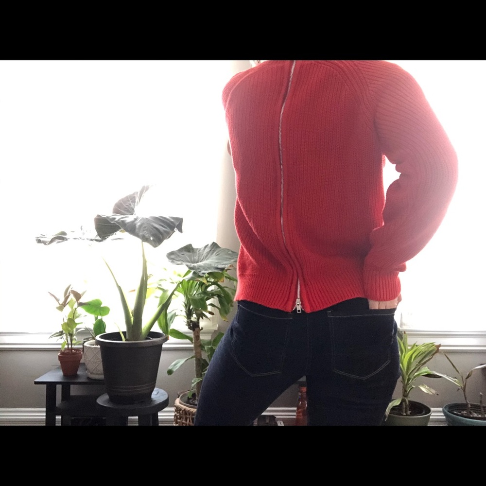 Red sweater - Picture 4 of 7